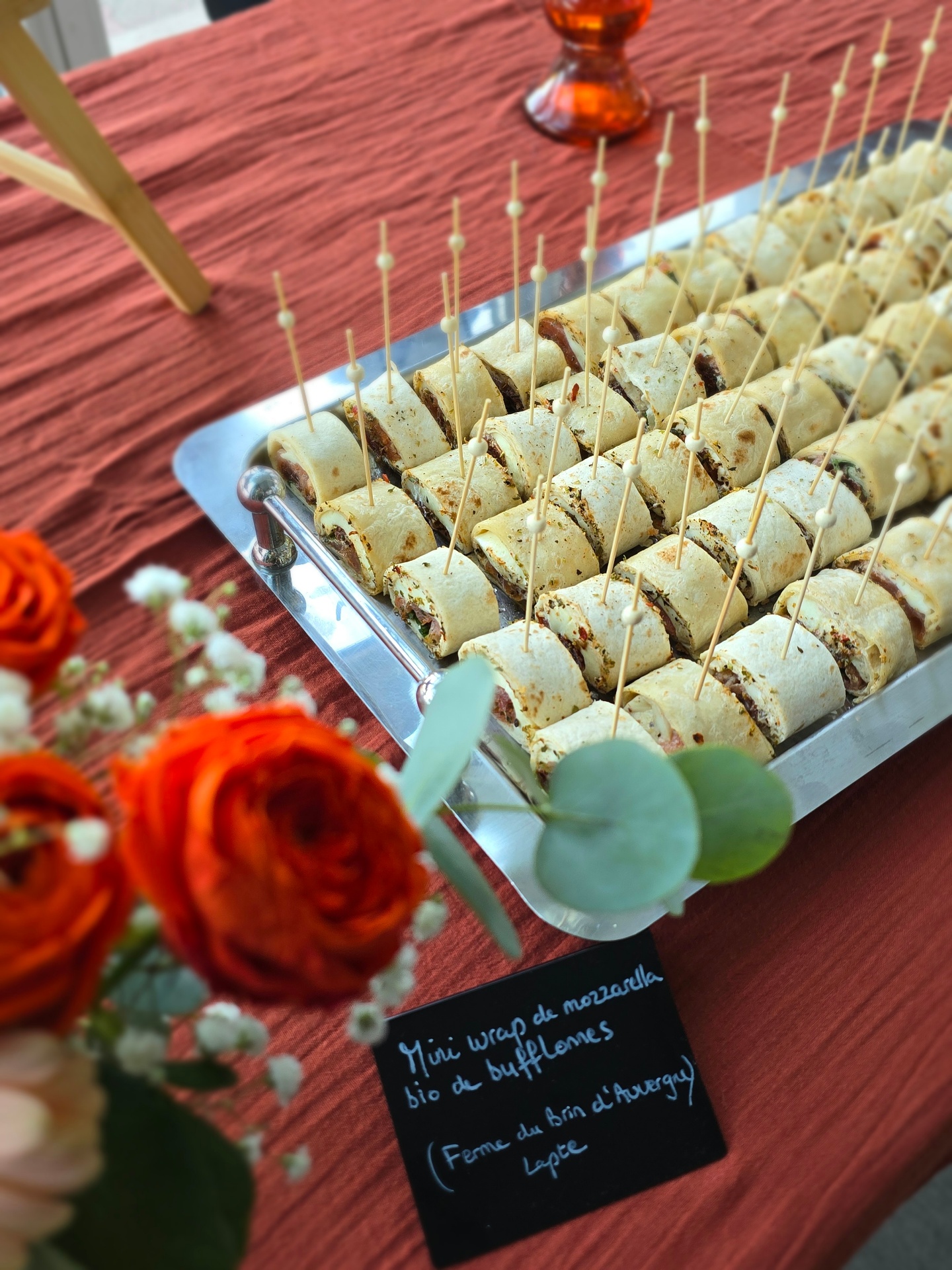 Plateau de mini wraps à la mozzarella et aux légumes